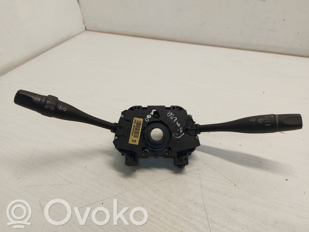 Nissan Primera Commodo, commande essuie-glace/phare 