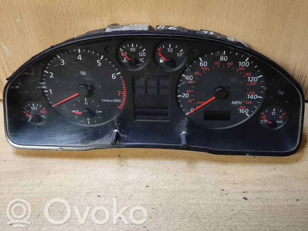 Audi A6 S6 C5 4B Geschwindigkeitsmesser Cockpit 