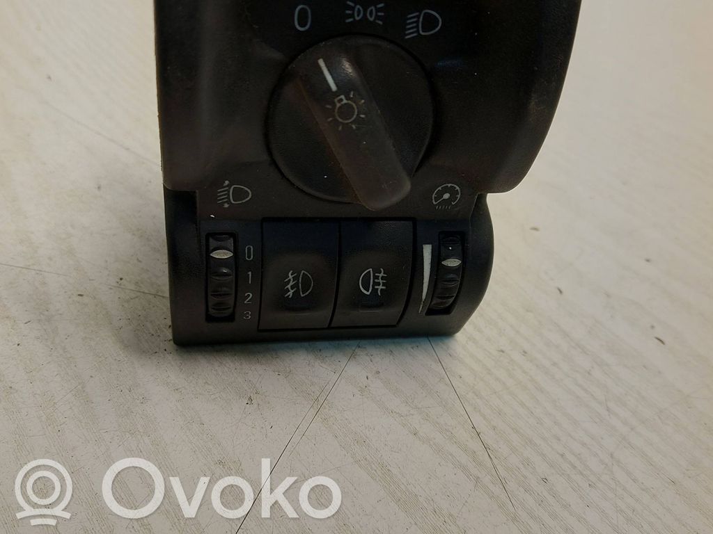 Light switch   90504974,53142800