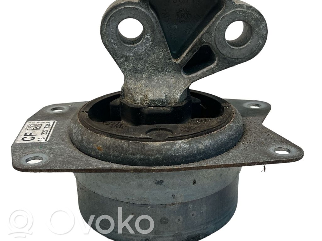 Opel Insignia A Engine mount bracket 