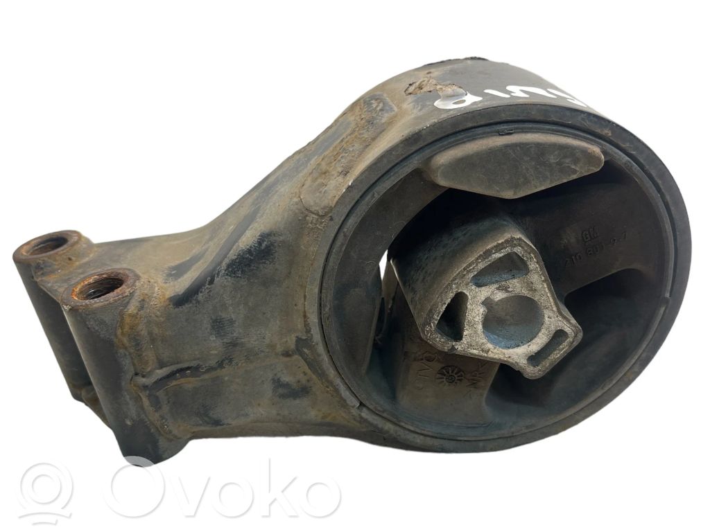Opel Insignia A Engine mount bracket 