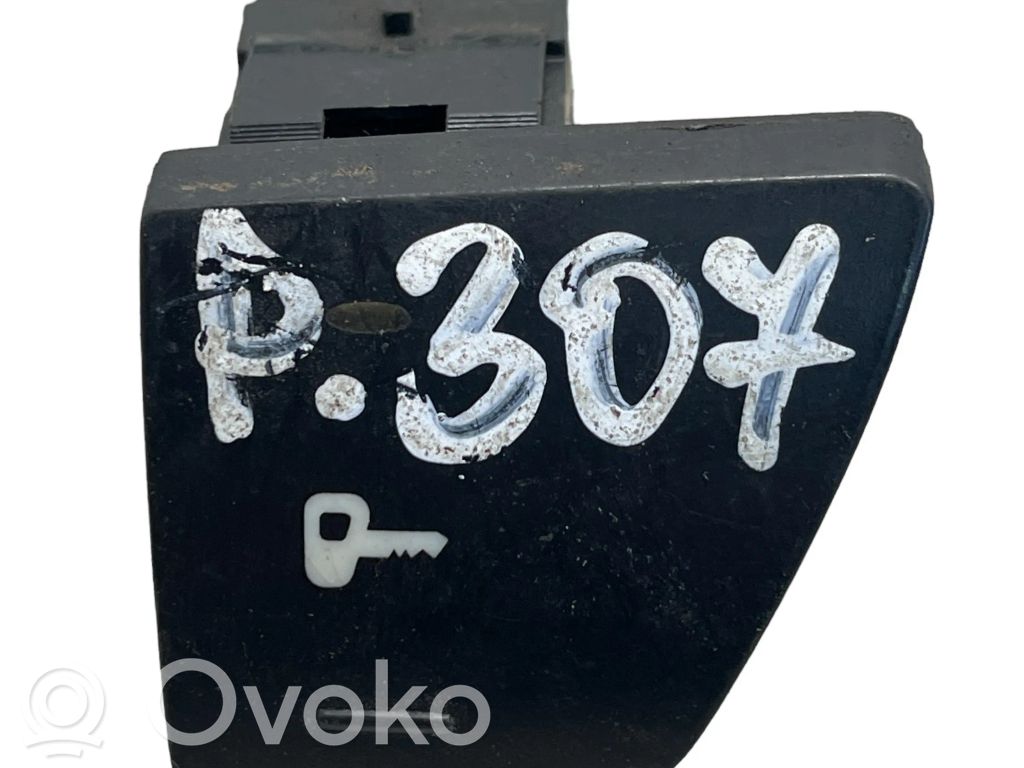 Central locking switch button   96366684XT,231417,24A2