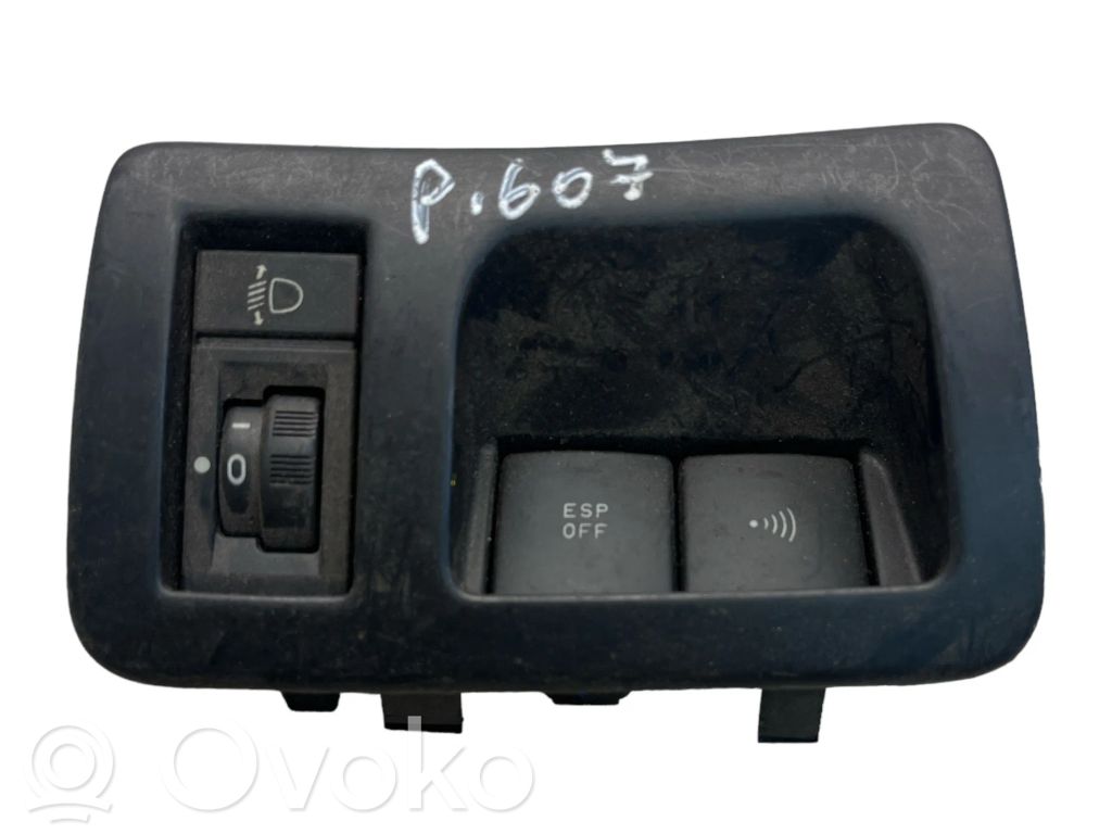 Peugeot 607 Alarm switch 