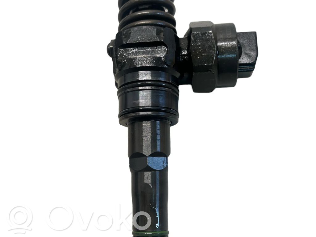 Inyector de combustible   038130073AC