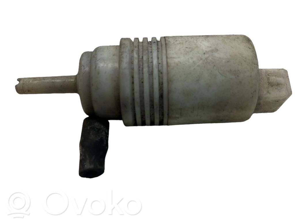 Volkswagen PASSAT B3 Windscreen/windshield washer pump 