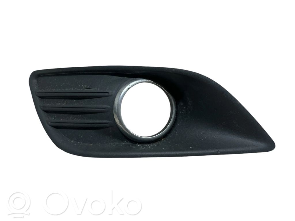 Ford Focus Etusumuvalon ritilä 