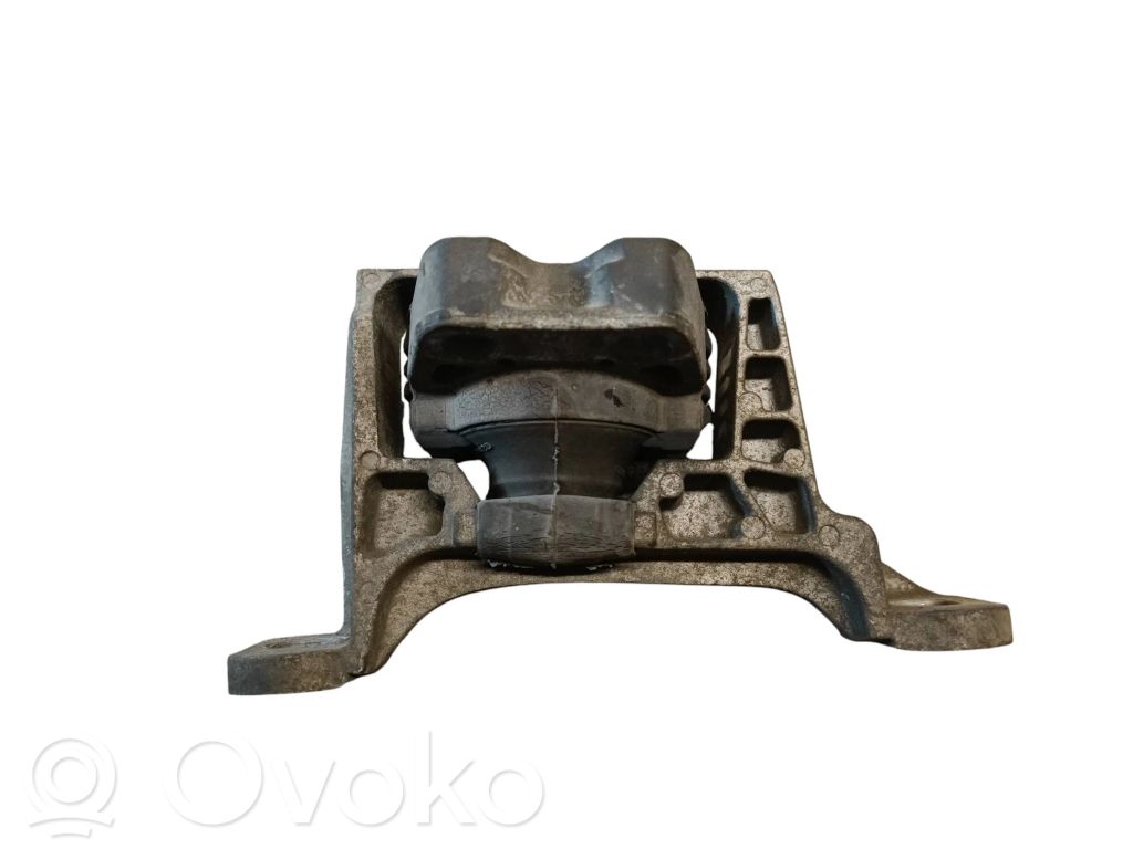 Ford Focus Engine mount bracket 