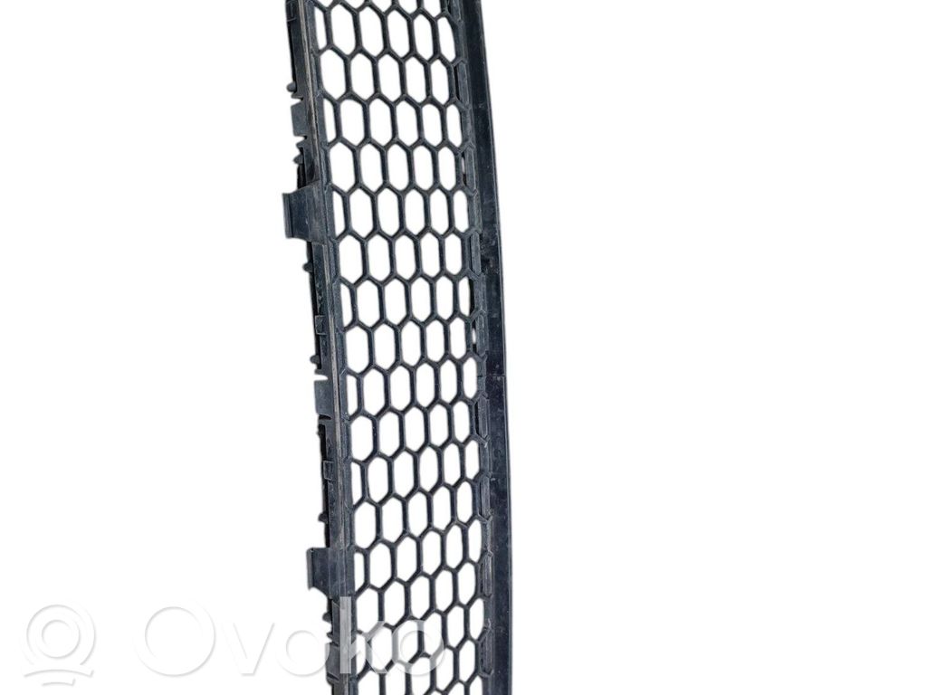 Volvo S80 Front bumper lower grill 