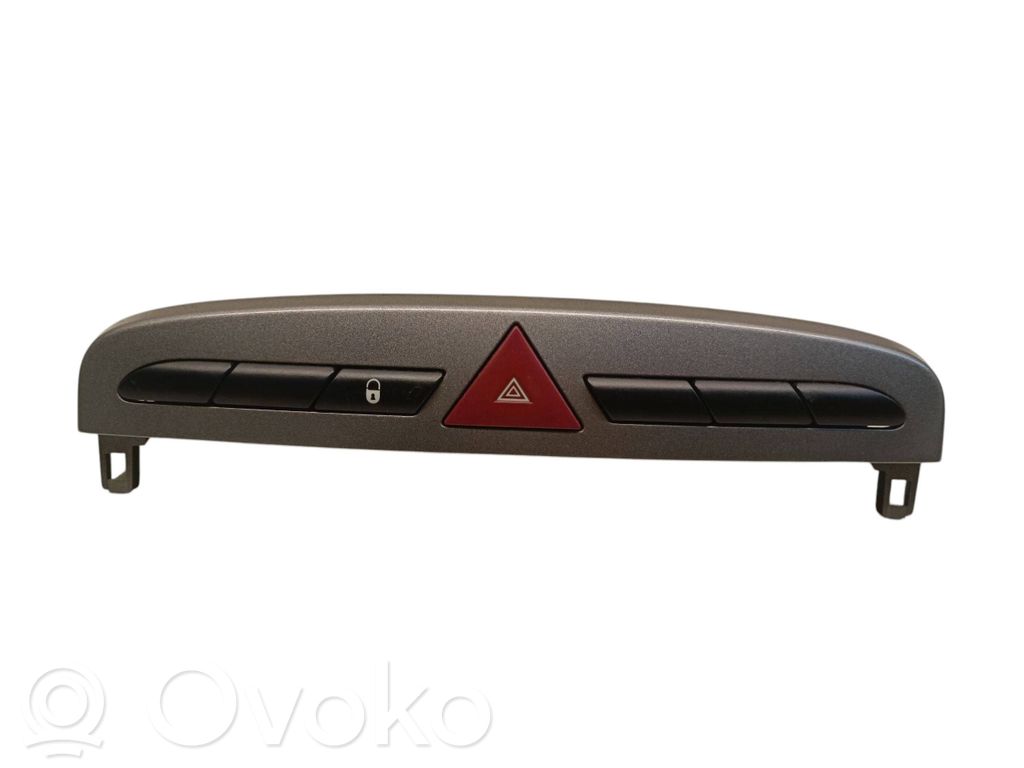Peugeot 308 Avarinių žibintų jungtukas 