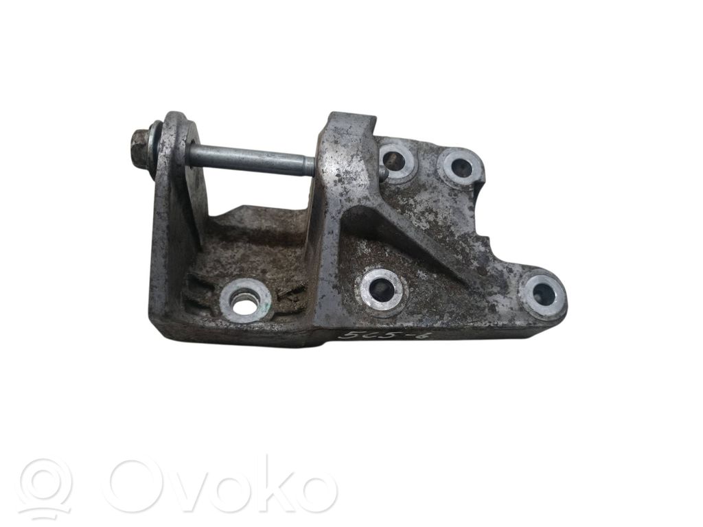 Peugeot 508 Engine mounting bracket 
