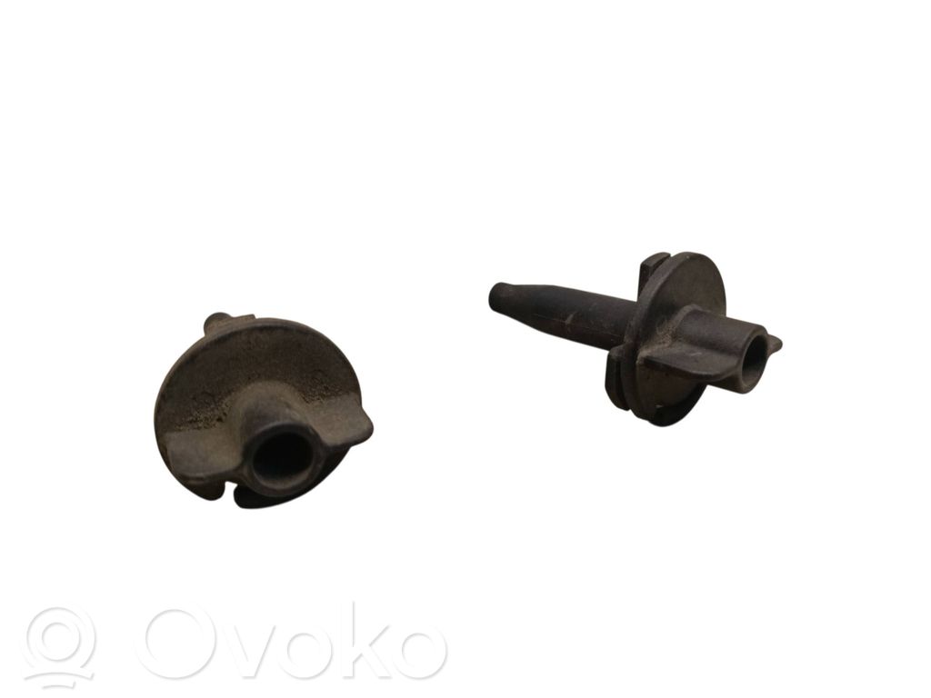 Ford S-MAX Radiator mount bracket 