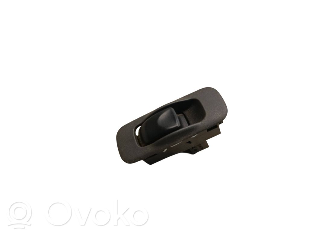 Mitsubishi Space Star Electric window control switch 