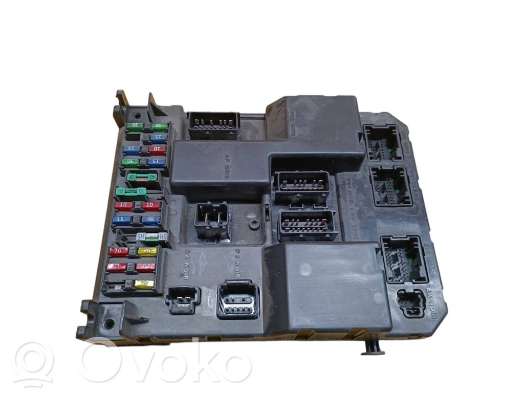 Peugeot 307 Fuse module 
