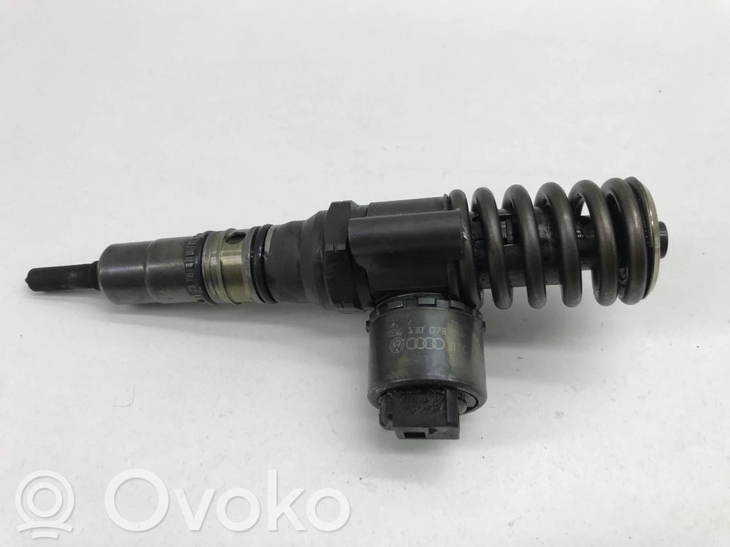 Volkswagen Golf V Injektor Einspritzdüse 