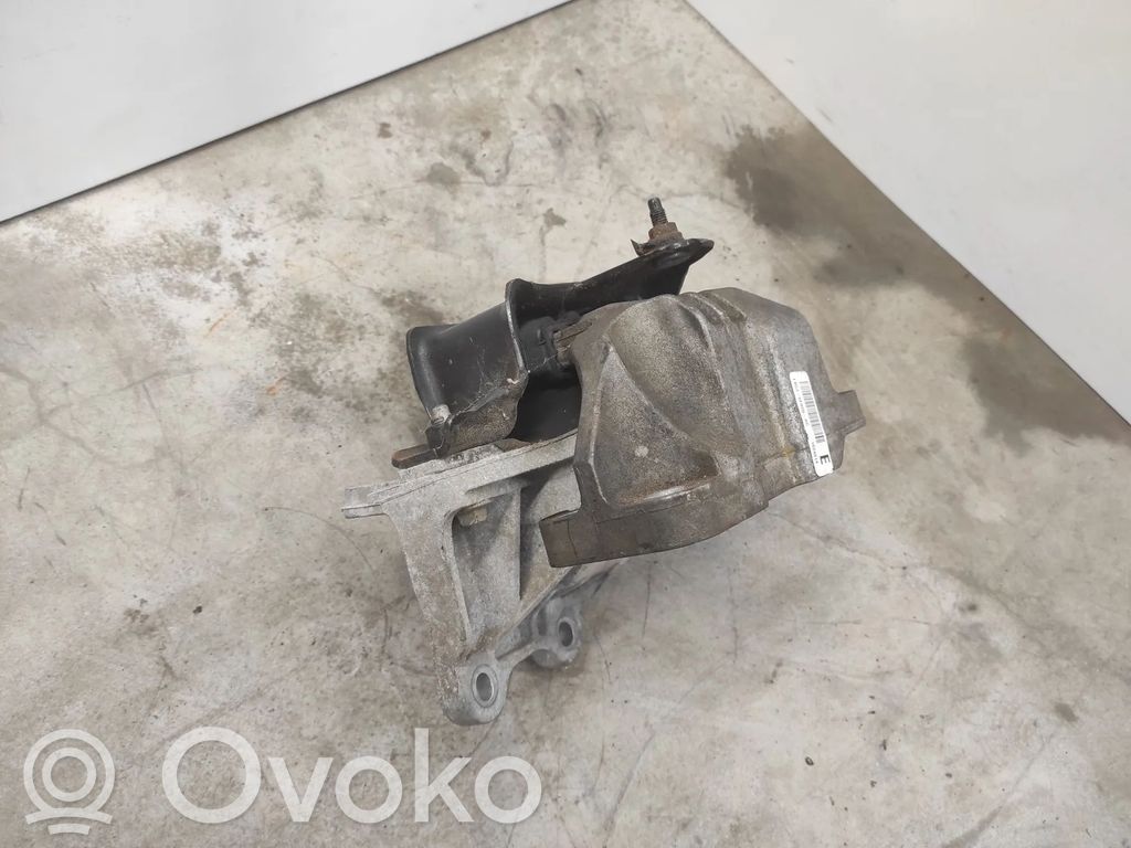 Ford Explorer VI Gearbox mount 