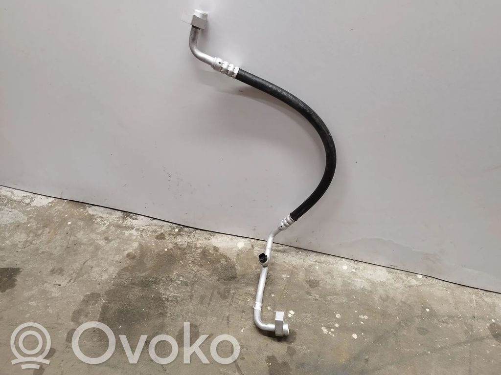 Ford Explorer VI Ilmastointilaitteen putki (A/C) 