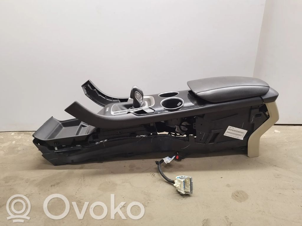 Ford Fusion Tunel środkowy 