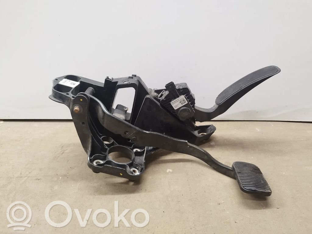 Accelerator throttle pedal   DB539F836AB,BB539F836AB,DB539F836