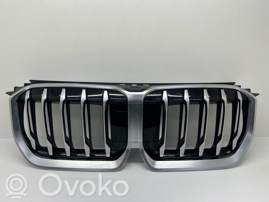BMW X1 U11 Atrapa chłodnicy / Grill 