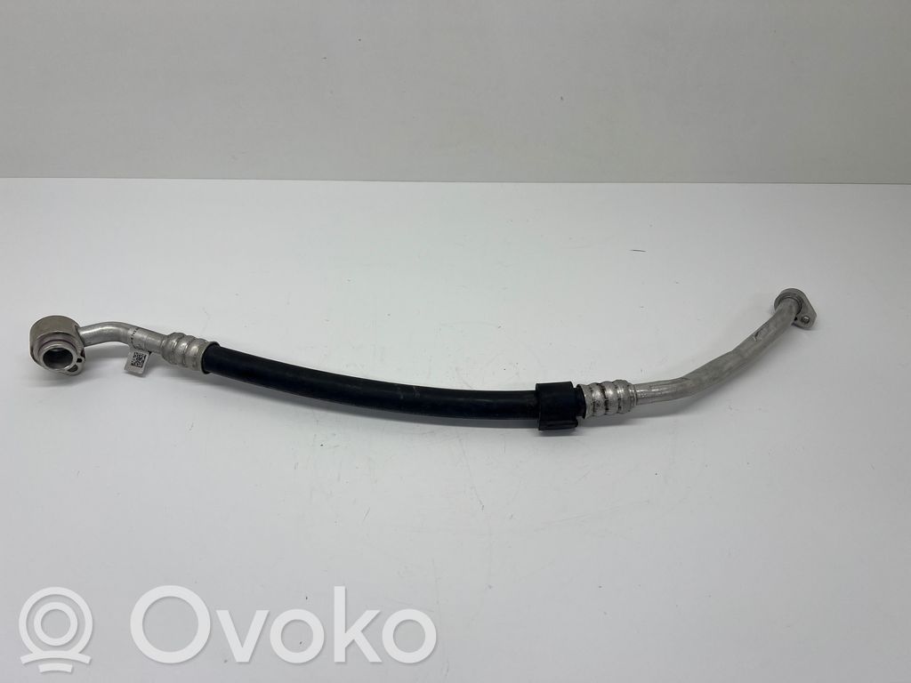Audi A4 S4 B9 Ilmastointilaitteen putki (A/C) 