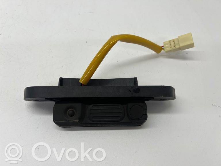 Mitsubishi Outlander IV Interruptor para abrir la puerta trasera 