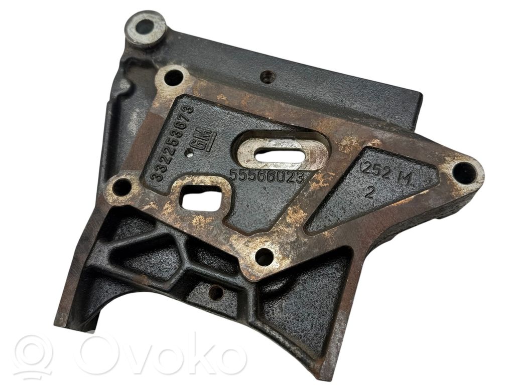 Opel Insignia A Engine mounting bracket 