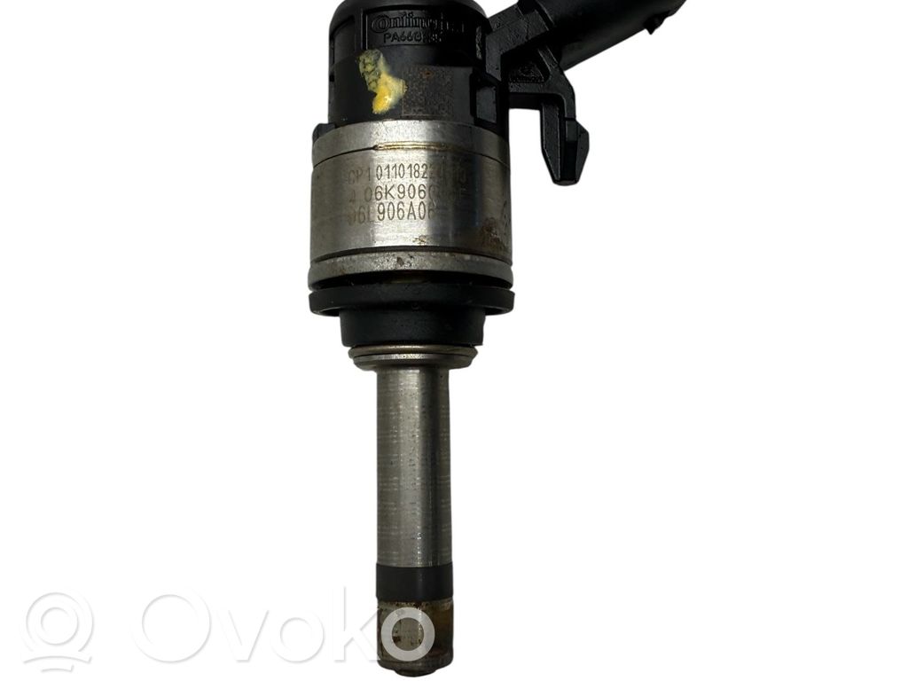 Volkswagen Golf VII Inyector de combustible 