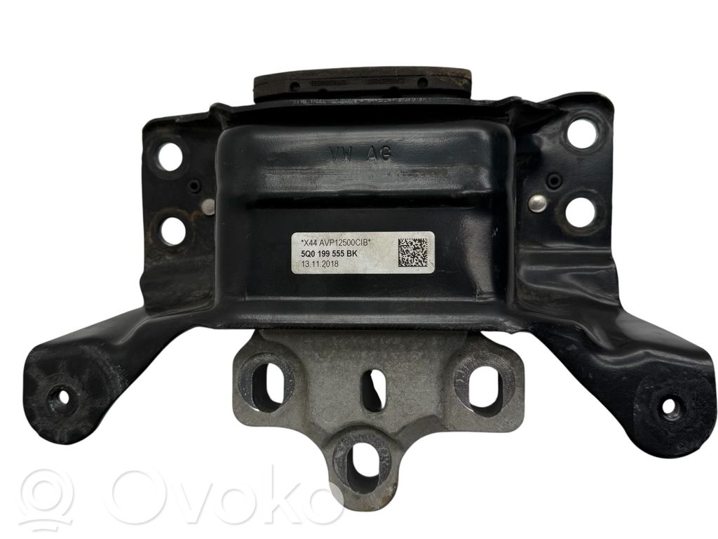 Volkswagen Golf VII Engine mount bracket 
