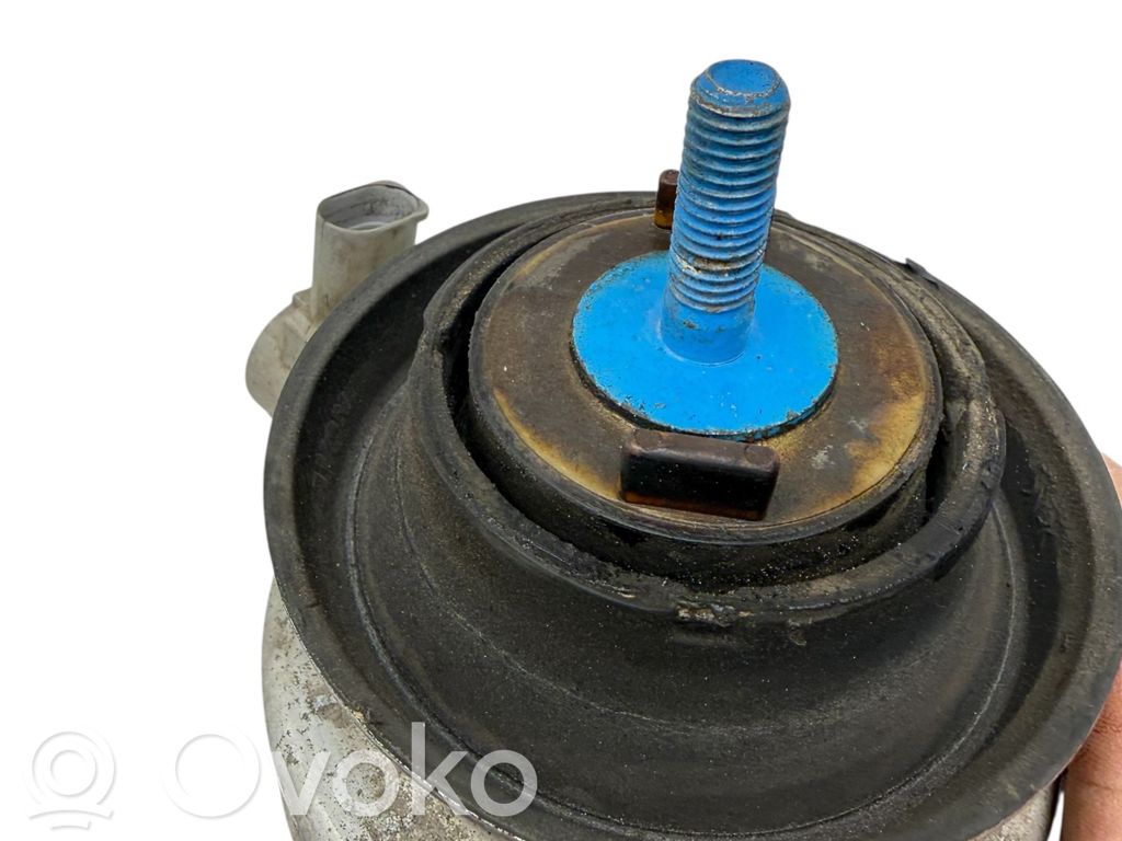 Audi A6 S6 C6 4F Engine mount bracket 