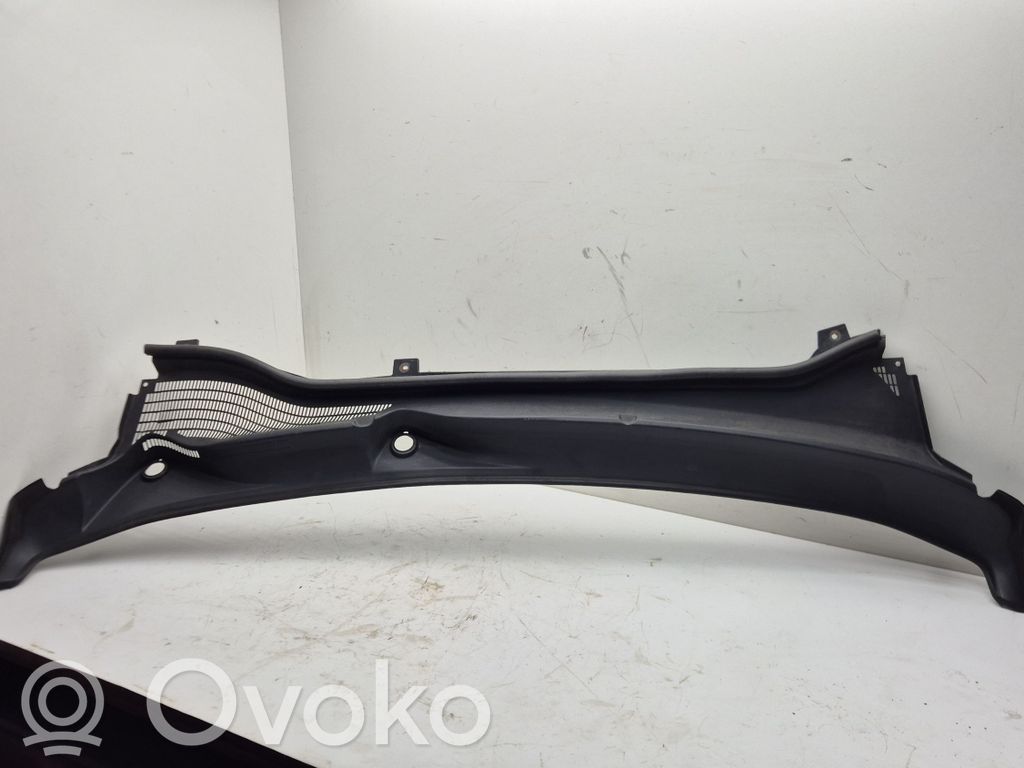 Windshield trim   735455449