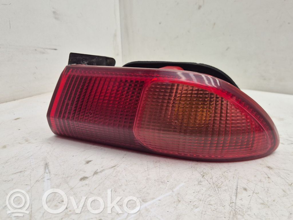 Alfa Romeo 156 Aizmugurējais lukturis virsbūvē 