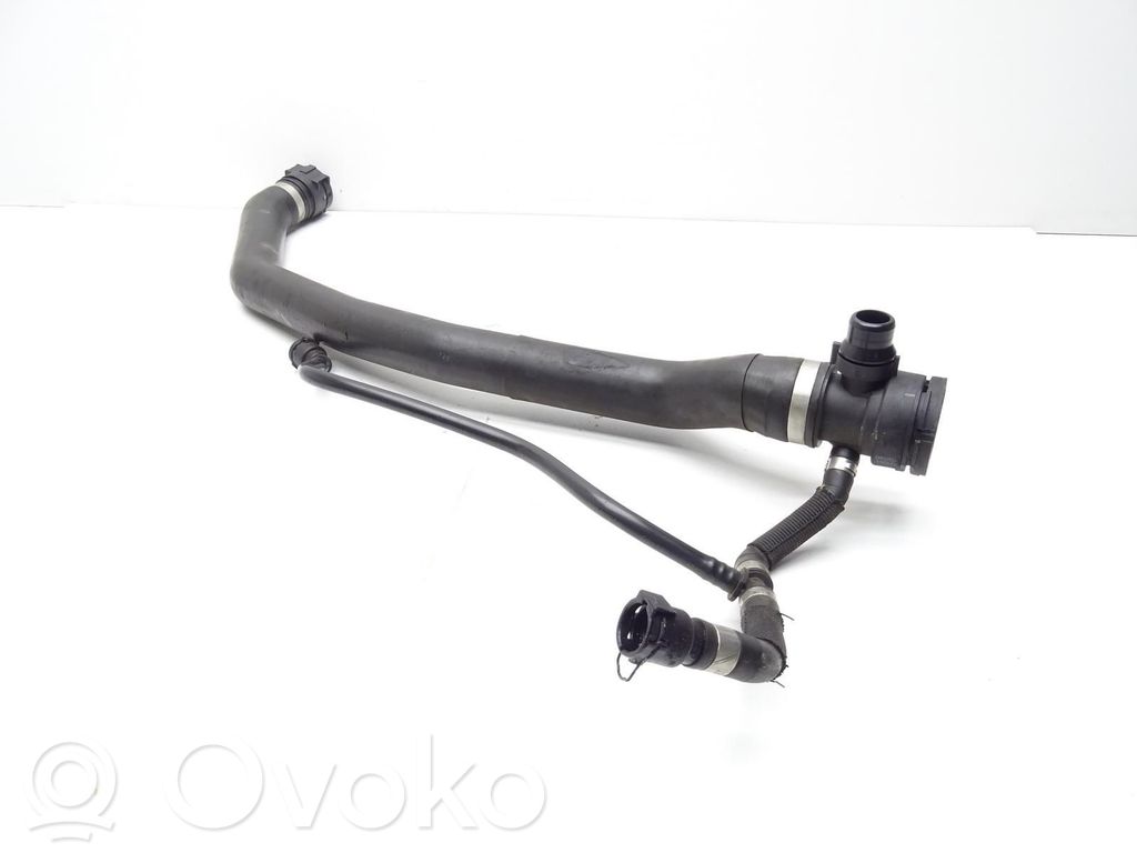 BMW 5 F10 F11 Tubo flessibile del liquido di raffreddamento del motore 