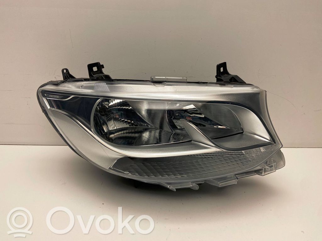 Mercedes-Benz Sprinter W907 W910 Lampa przednia 