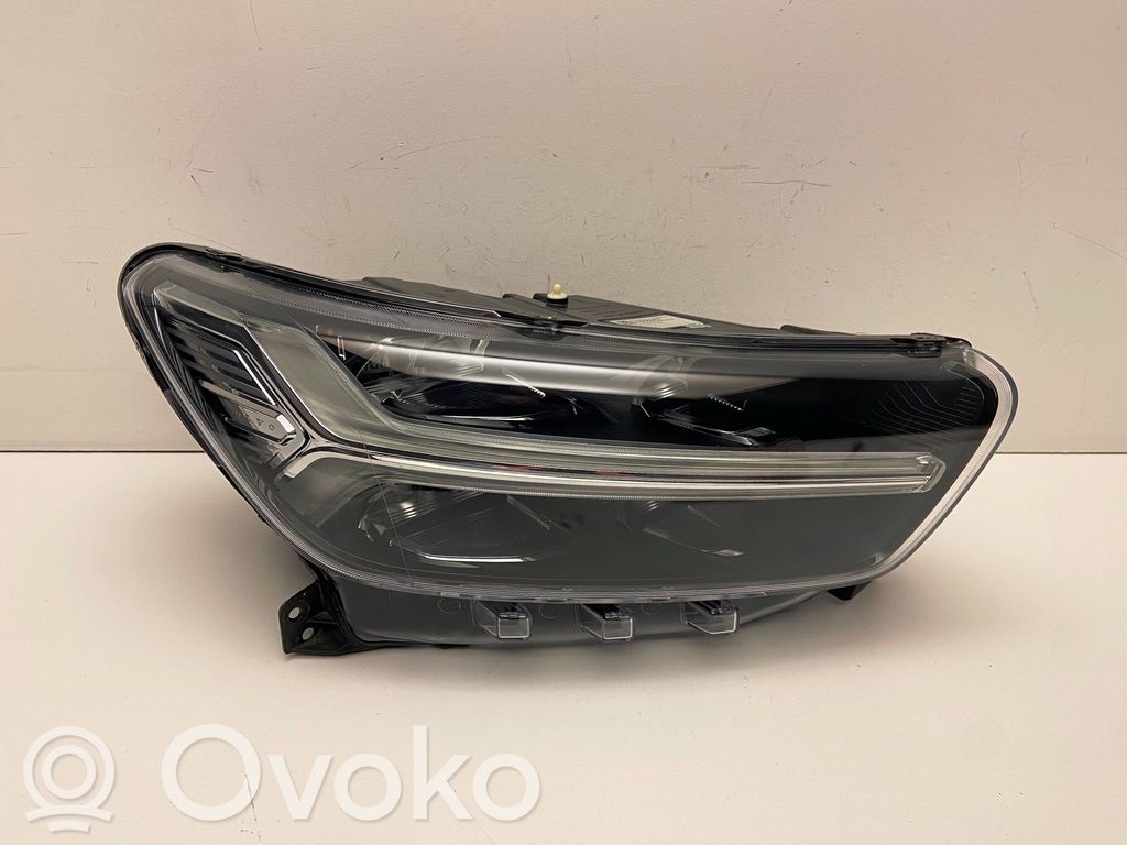 Volvo XC40 Scheinwerfer 