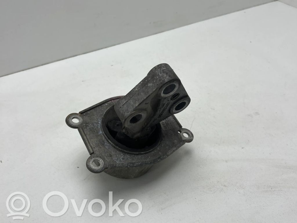 Opel Astra H Engine mount bracket 