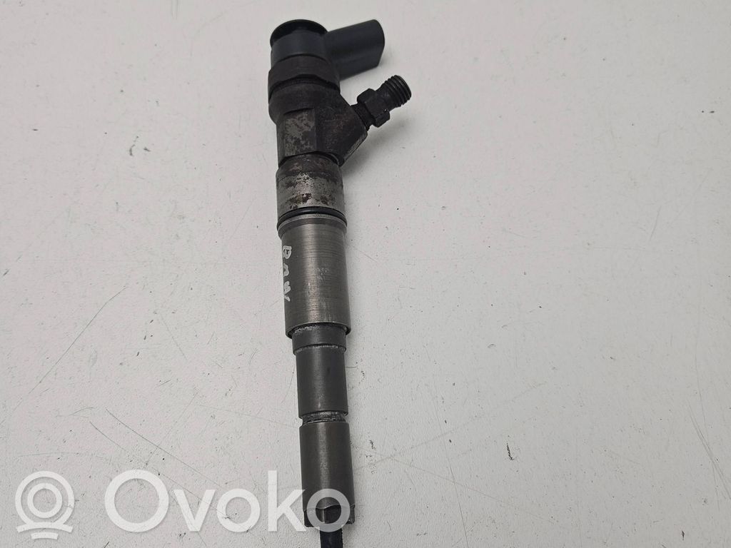 Fuel injector   7793836