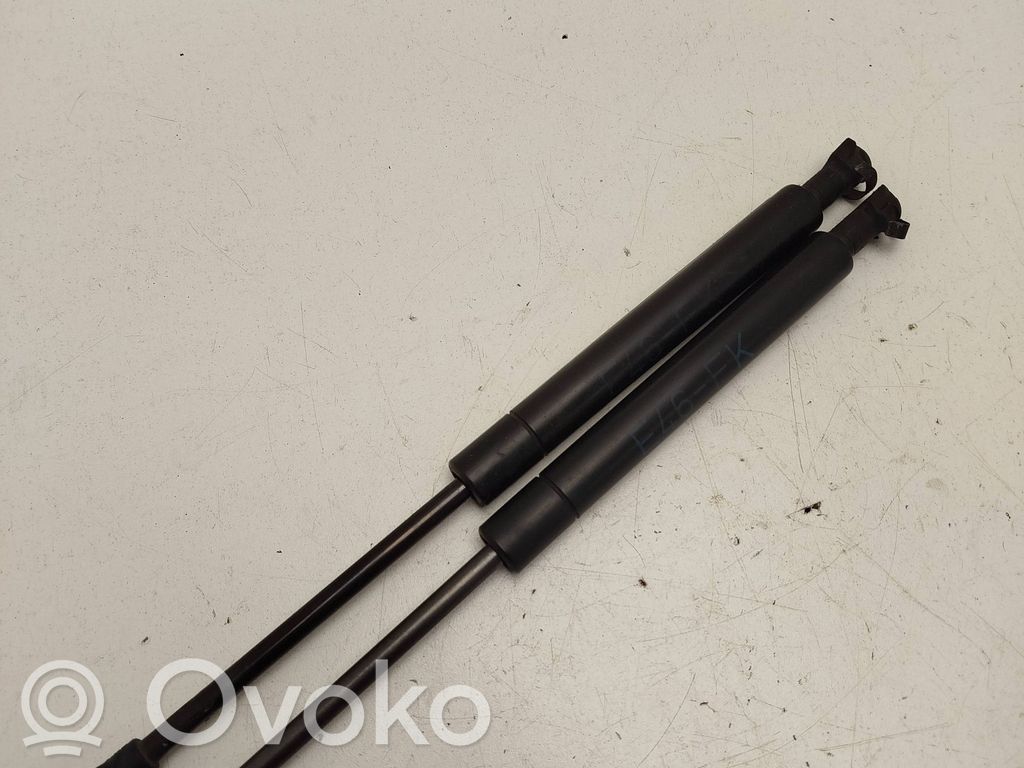 BMW 3 E46 Amortizatorius variklio dangčio 
