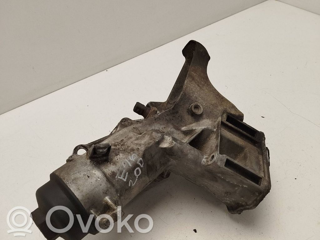 Oil filter mounting bracket   2246981