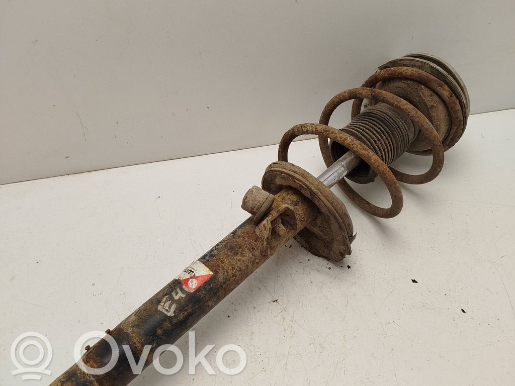 BMW 3 E46 Priekšpusē amortizators ar atsperi 