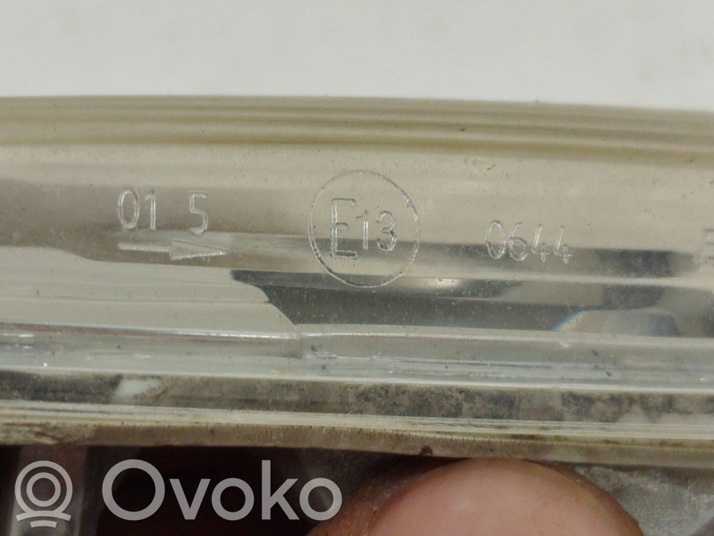 Front fender indicator light   4185R,4185