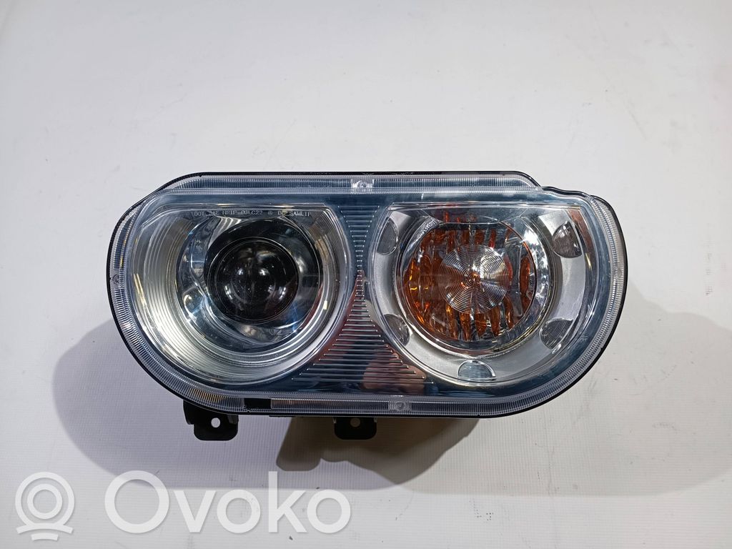 Dodge Challenger Phare frontale 