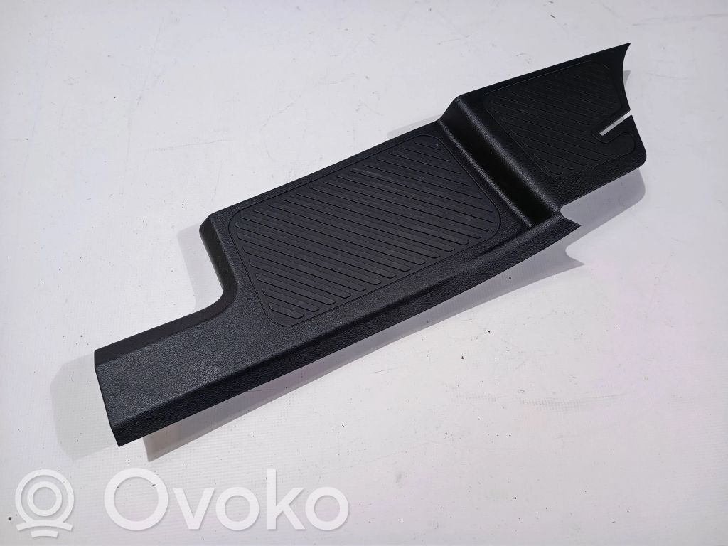Ford Explorer VI Foot area side trim 
