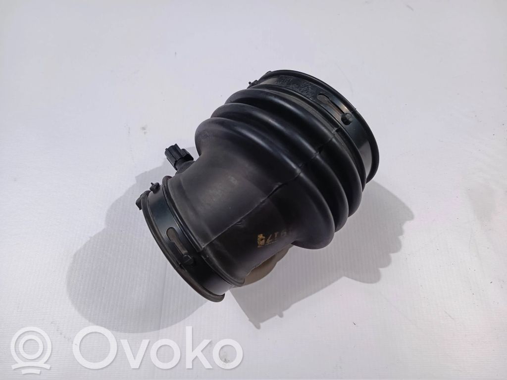 Rura / Wąż dolotowy powietrza   05038430