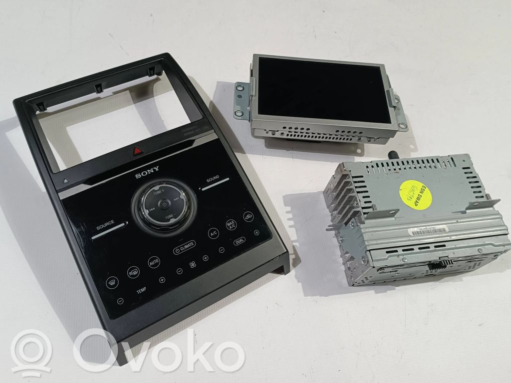 Verkleidung Radio / Navigation   SYNC3