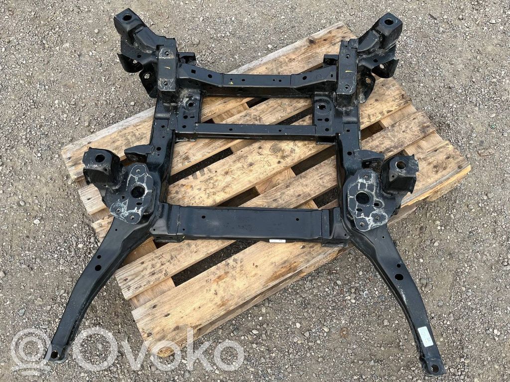 Ford Explorer VI Front axle beam 