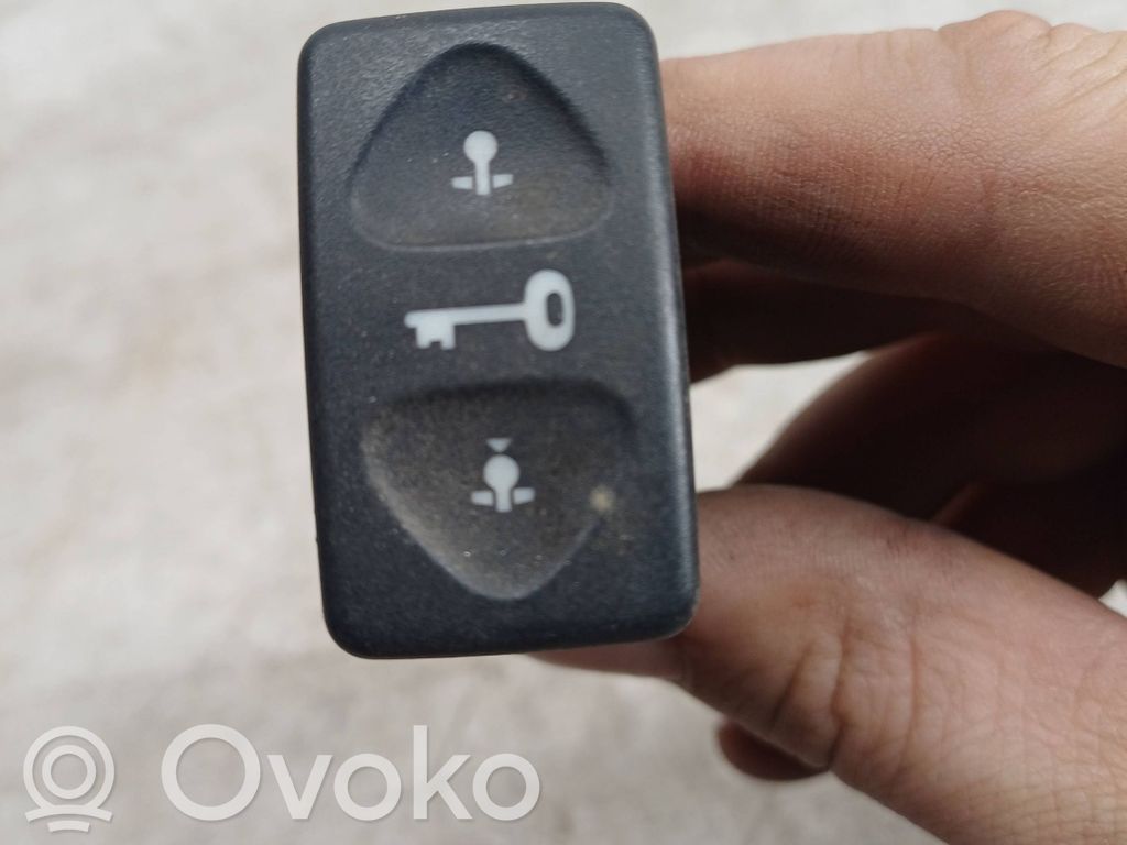 Land Rover Freelander Central locking switch button 