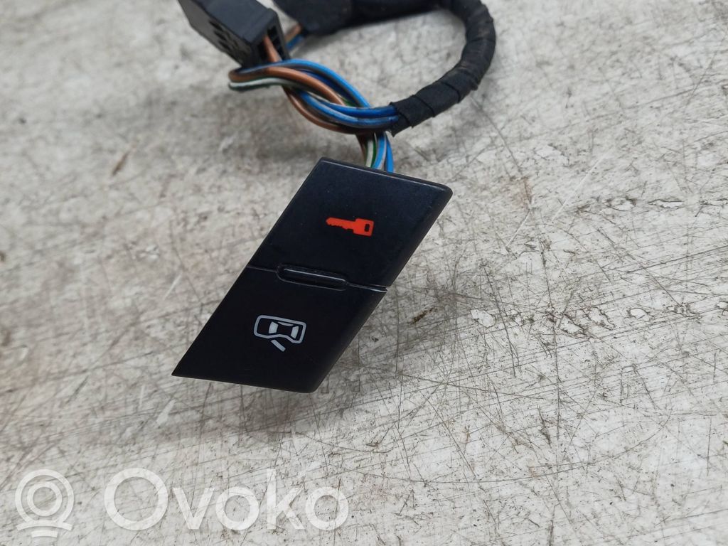 Audi A6 S6 C5 4B Central locking switch button 
