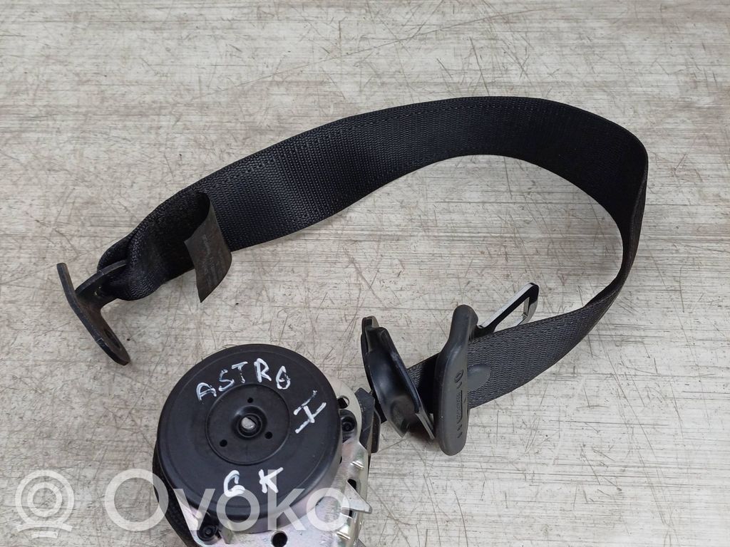Opel Astra H Rear seatbelt 