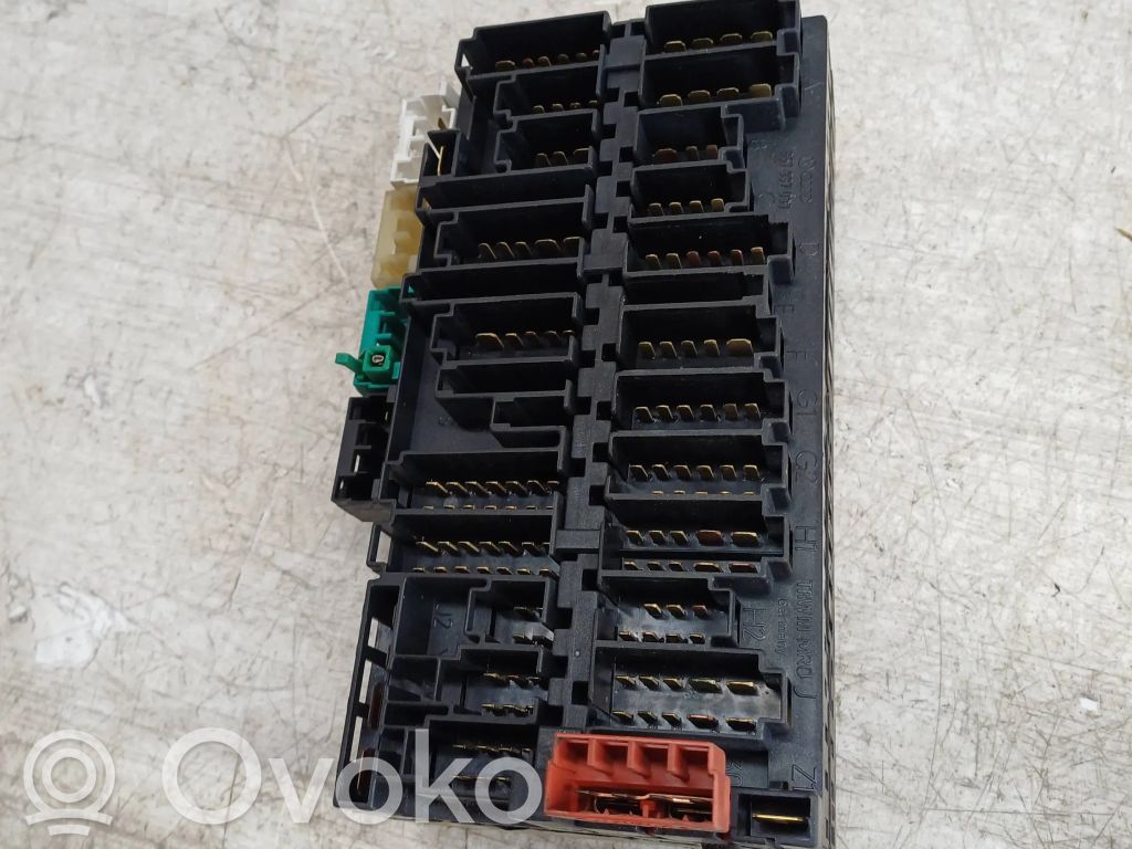 Volkswagen Vento Juego de caja de fusibles 