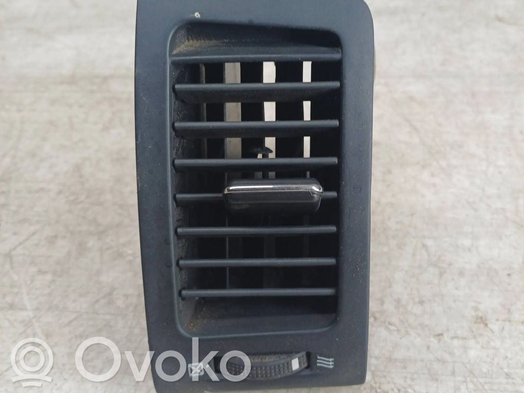 Toyota Corolla Verso E121 Grilă ventilație centrală 